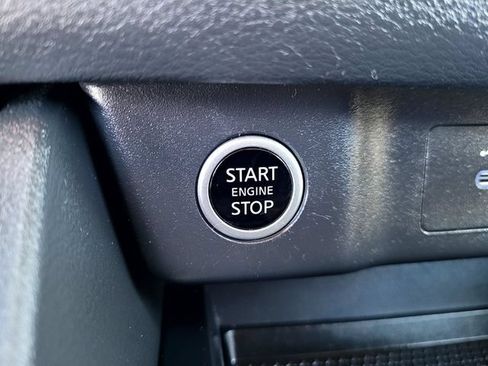 Certified 2023 Nissan Rogue SV FWD image 23
