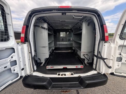 Used 2015 Chevrolet Express 2500 image 11