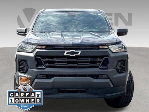 Used 2025 Chevrolet Colorado W/T w/ WT Custom Package RWD image 2