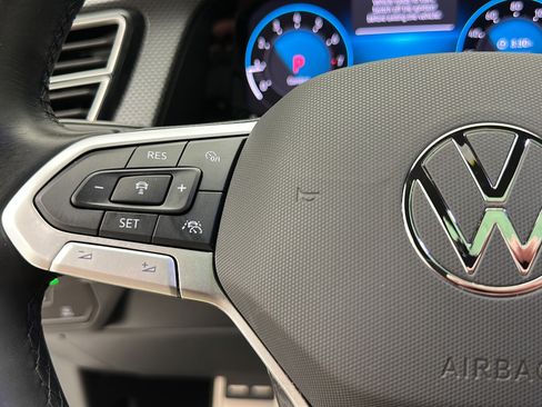 Used 2025 Volkswagen Atlas Cross Sport SEL R-Line AWD/4WD image 19
