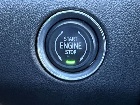 Used 2025 GMC Acadia Elevation image 25