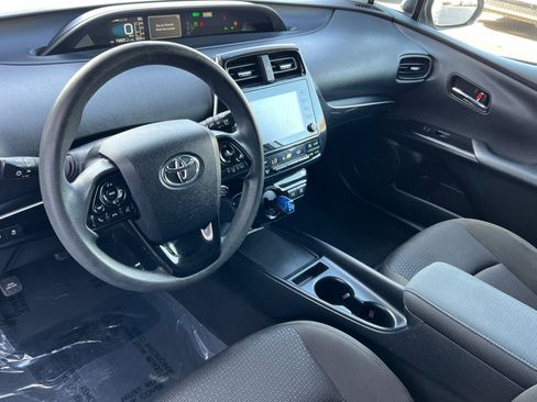 Certified 2021 Toyota Prius LE image 10