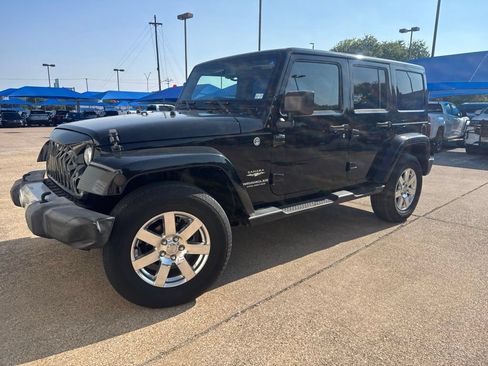 Used 2015 Jeep Wrangler Unlimited Sahara w/ Connectivity Group AWD/4WD image 1