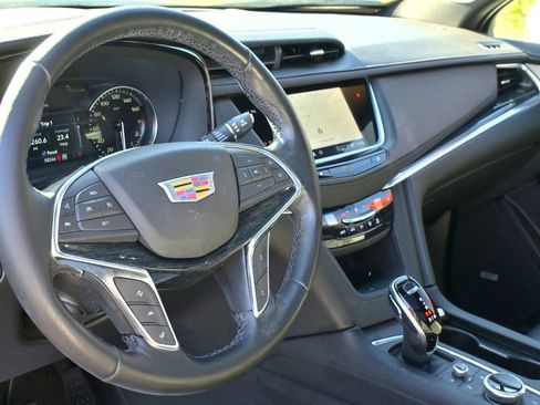 Used 2023 Cadillac XT5 Premium Luxury image 32