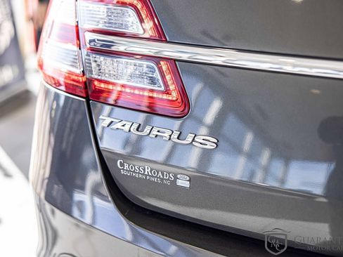 Used 2018 Ford Taurus SHO image 15