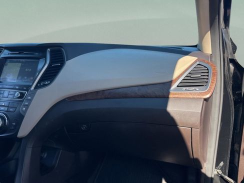 Used 2018 Hyundai Santa Fe SE image 35