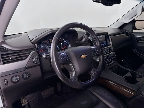 Used 2019 Chevrolet Tahoe LT w/ LT Signature Package image 9