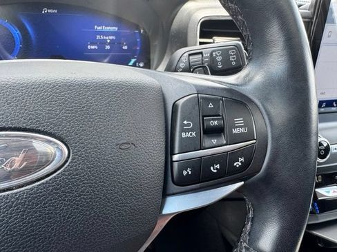 Used 2020 Ford Explorer Platinum w/ Premium Technology Package AWD/4WD image 16