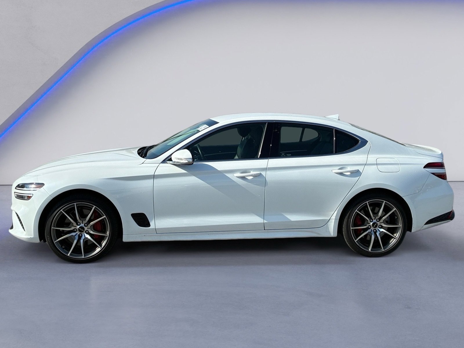 Used 2025 Genesis G70 2.5T RWD image 3