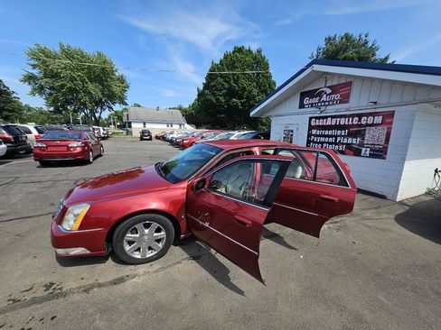 Used 2007 Cadillac DTS Luxury I w/ Trunk Convenience Package FWD image 24