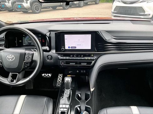 Certified 2025 Toyota Camry SE FWD image 18