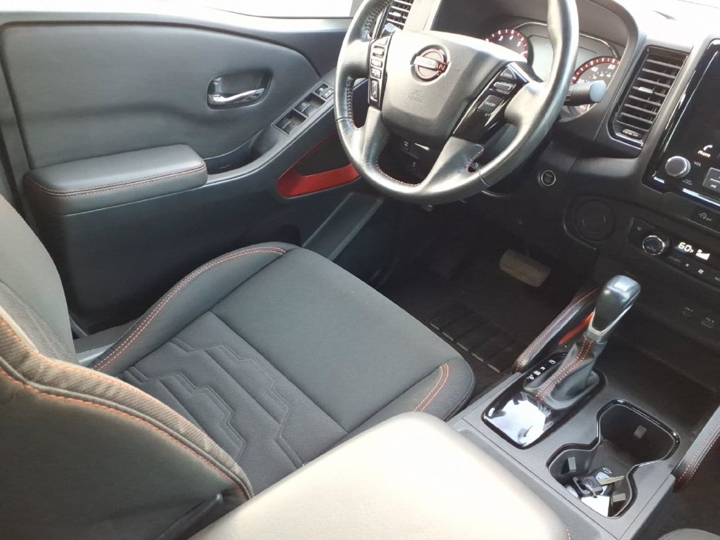 Used 2024 Nissan Frontier Pro-X RWD image 9
