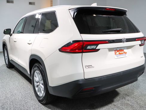 Used 2024 Toyota Grand Highlander XLE image 9