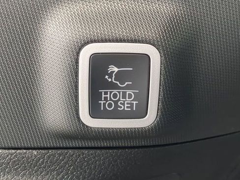 New 2025 Jeep Grand Cherokee Limited w/ Black Appearance Package image 15