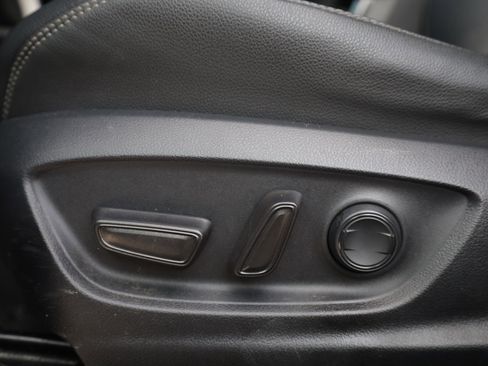 Used 2023 Toyota Corolla Cross XLE AWD/4WD image 16