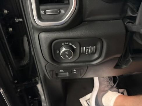 Used 2023 RAM 1500 Laramie AWD/4WD image 32