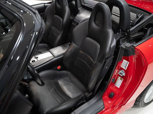 Used 2004 Honda S2000 image 9