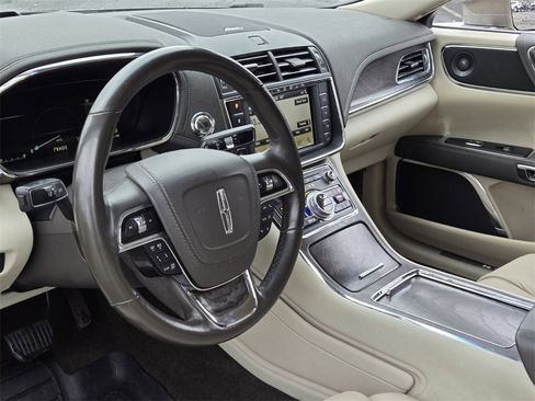 Used 2019 Lincoln Continental Reserve image 12