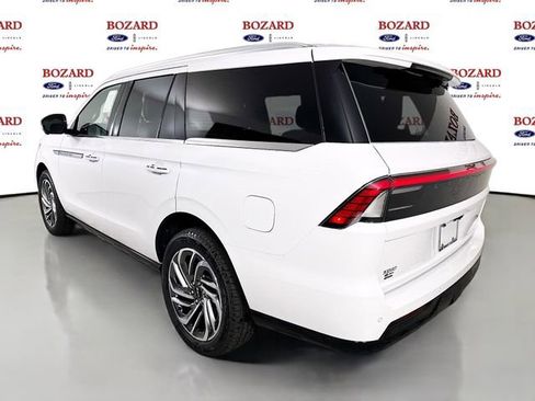 New 2026 Lincoln Navigator Reserve AWD/4WD image 6