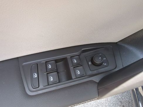 Used 2023 Volkswagen Tiguan S FWD image 12
