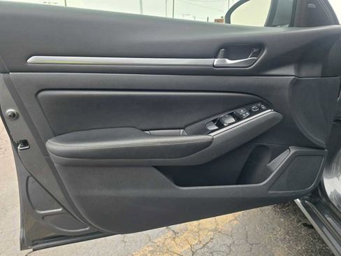 Used 2023 Nissan Altima 2.5 SV image 7