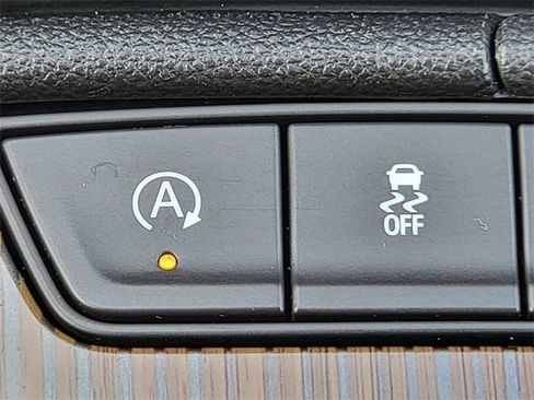 Used 2021 GMC Acadia SLE image 6