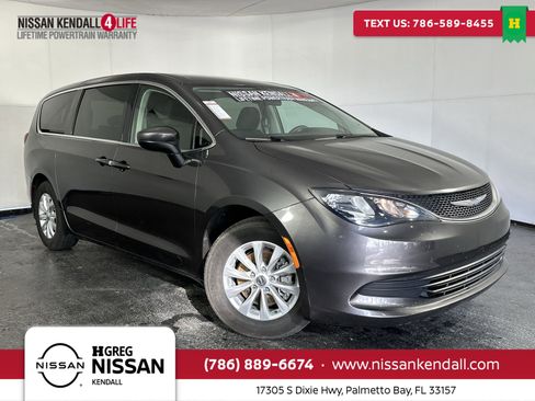 Used 2018 Chrysler Pacifica LX w/ Tire & Wheel Group image 1