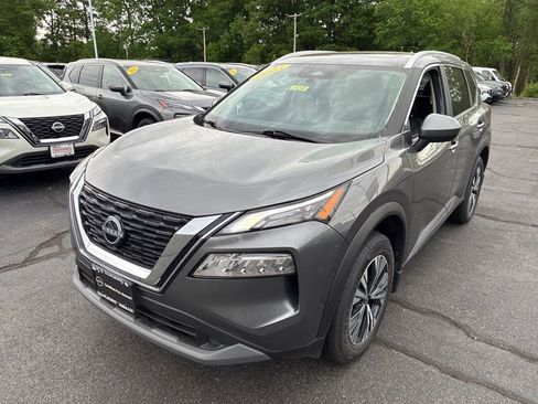 Certified 2023 Nissan Rogue SV w/ SV Premium B Package AWD/4WD image 3