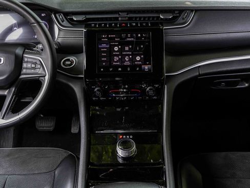 Used 2023 Jeep Grand Cherokee L Laredo image 10