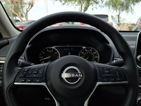 Used 2024 Nissan Altima 2.5 SV image 18