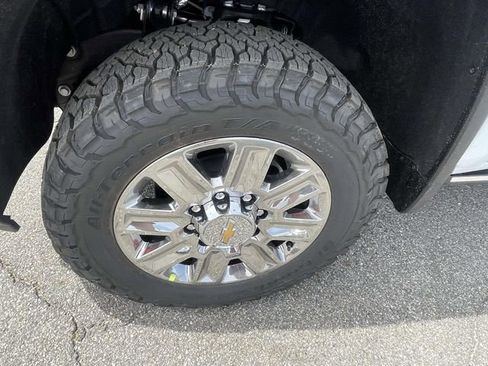 New 2026 Chevrolet Silverado 3500 High Country w/ High Country Premium Package AWD/4WD image 9