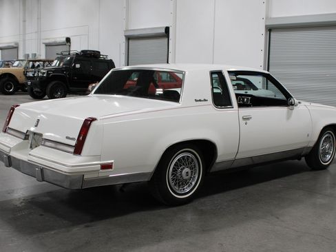 Used 1988 Oldsmobile Cutlass Supreme Classic Brougham RWD image 15