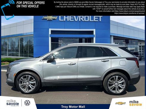 Certified 2024 Cadillac XT5 Premium Luxury AWD/4WD image 2