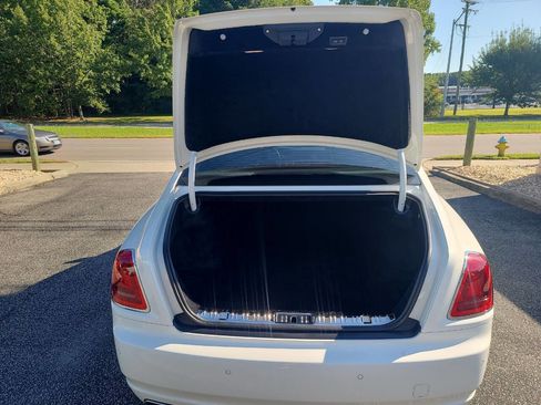 Used 2015 Rolls-Royce Ghost image 38