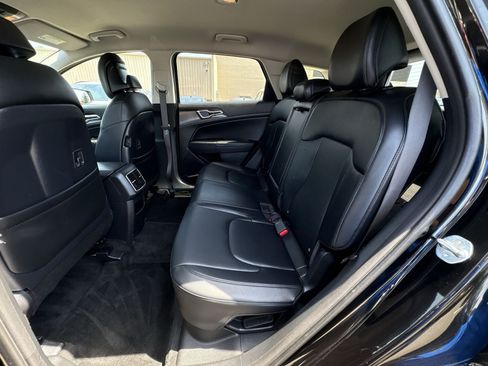 Used 2023 Kia Sportage EX AWD/4WD image 25