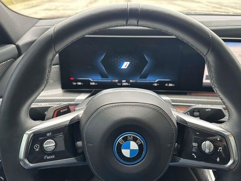 Certified 2023 BMW i7 xDrive60 image 28