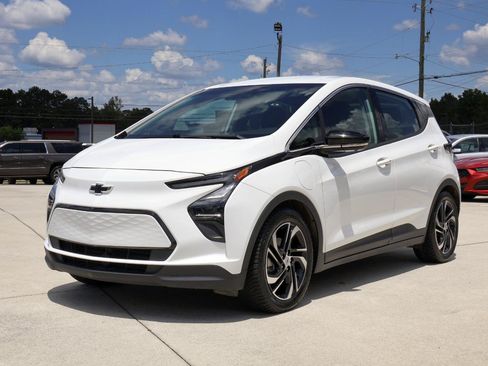 Used 2022 Chevrolet Bolt LT w/ Infotainment Package FWD image 11