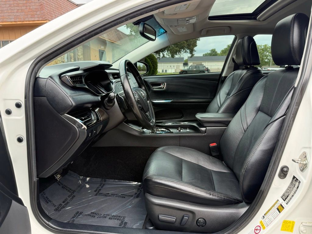 Used 2016 Toyota Avalon XLE Plus w/ Preferred Accessory Package FWD image 9