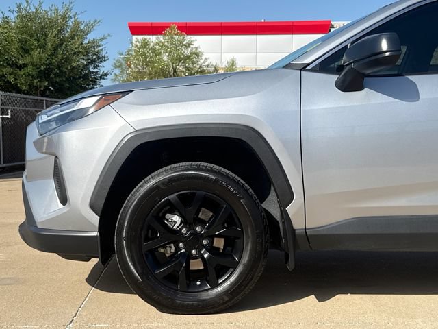 Used 2024 Toyota RAV4 LE FWD image 5