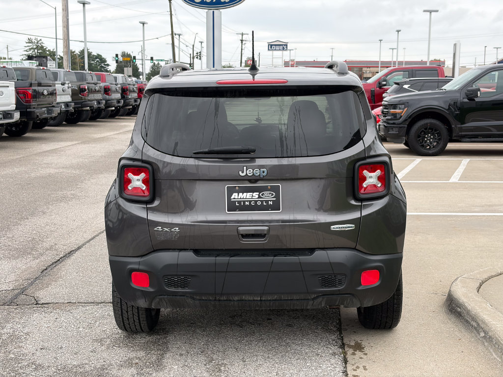 Used 2018 Jeep Renegade Latitude w/ Cold Weather Group AWD/4WD image 5