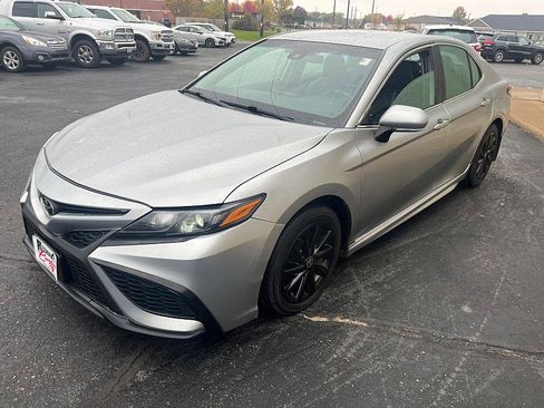 Used 2021 Toyota Camry SE image 7