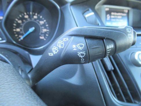 Used 2017 Ford Focus SE image 26