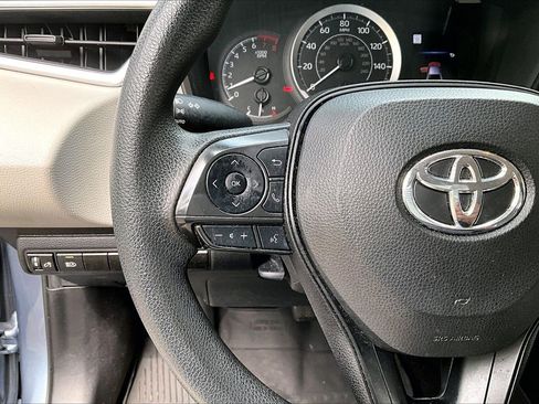 Used 2022 Toyota Corolla LE image 10