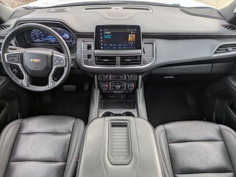 Used 2024 Chevrolet Suburban LT RWD image 19