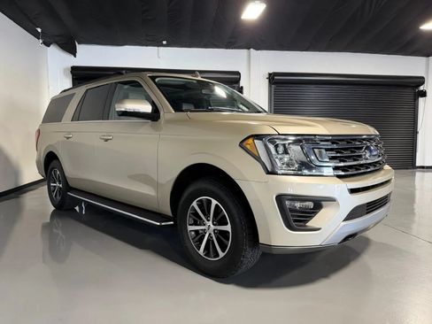 Used 2018 Ford Expedition Max XLT w/ Equipment Group 202A AWD/4WD image 3
