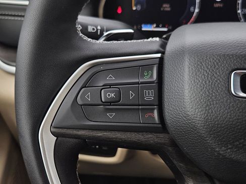 New 2025 Jeep Grand Cherokee L Limited w/ Luxury Tech Group II RWD image 19