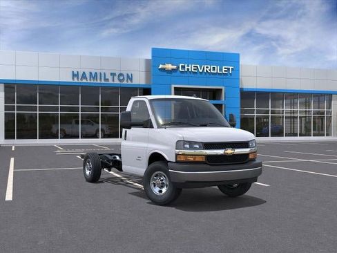 New 2025 Chevrolet Express 3500 w/ Power Convenience Package RWD image 13