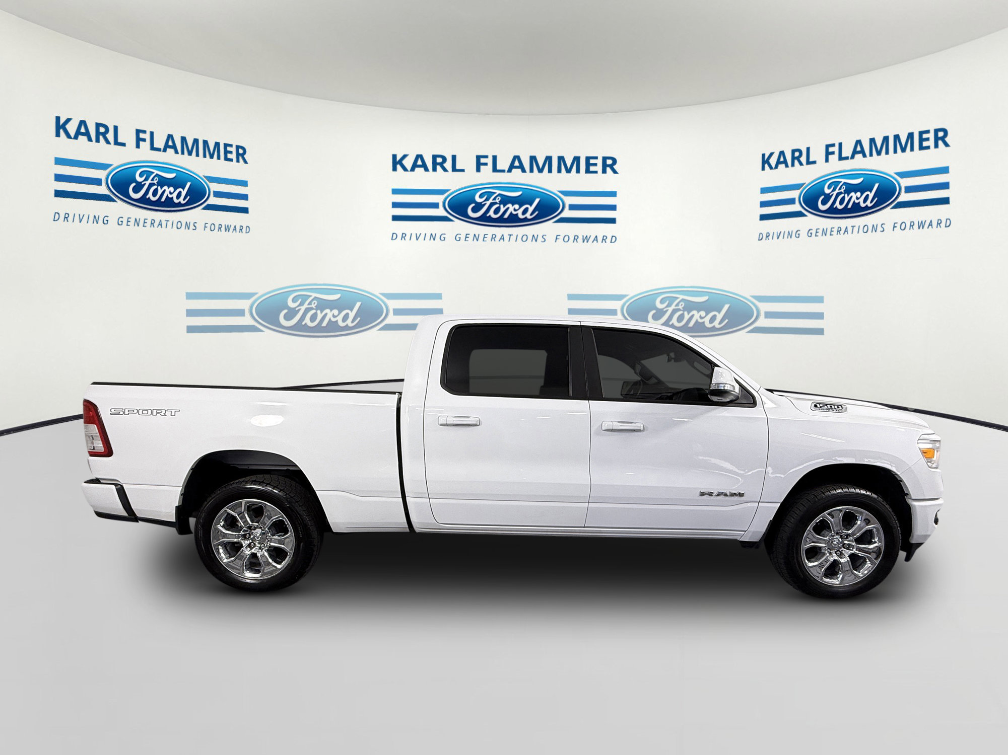 Used 2020 RAM 1500 2WD Crew Cab image 2