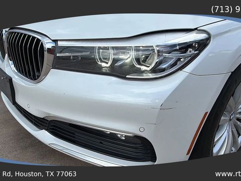 Used 2018 BMW 740i xDrive AWD/4WD image 14
