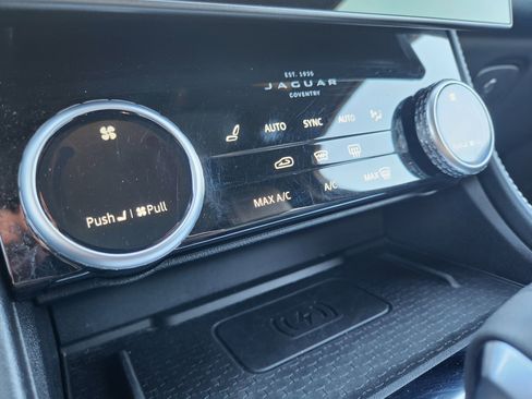 Used 2024 Jaguar F-PACE R-Dynamic S image 28